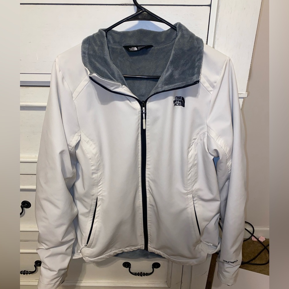 Women’s fur lined North Face coat!